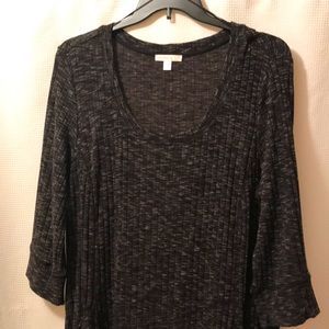 A nice Westport knit dress from dressbarn! Has two large pockets, mid length.